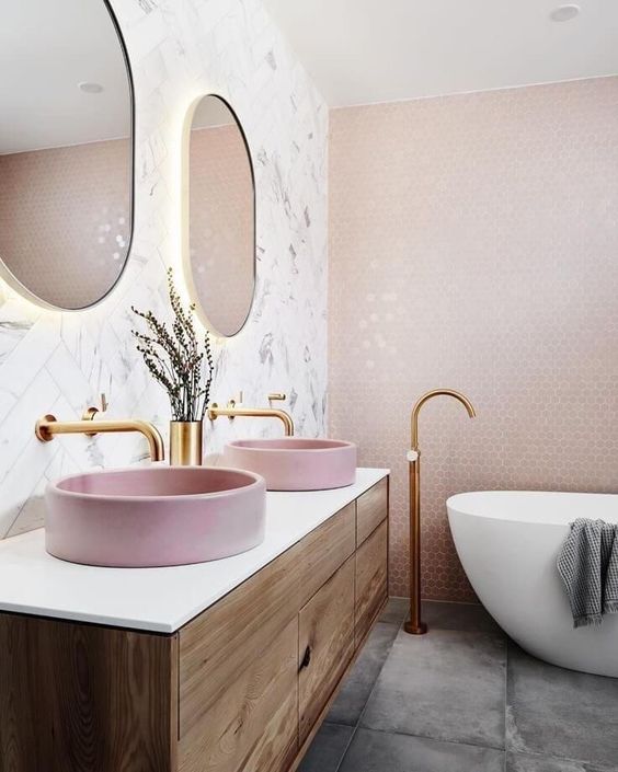 pink tiles in bathroom, bathroom tiles, pink colour bathroom, pink colour scheme, trendy pink bathroom, feminine bathroom, 